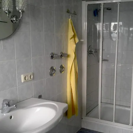 Gaestehaus Am Rathaus, Mehrbettzimmer 1 Hohenpeißenberg Buitenkant foto